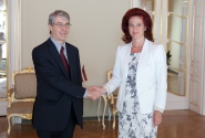 Saeimas priekšsēdētāja ar Beļģijas vēstnieku pārrunā valstu ekonomisko un politisko sadarbību