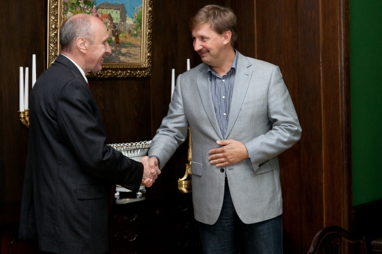 Andrejs Klementjevs tiekas ar Ukrainas vēstnieku  
