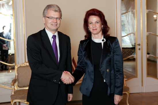 Solvita Āboltiņa tiekas ar Lietuvas vēstnieku