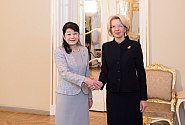 Ināra Mūrniece pateicas Japānas vēstniecei par aktīvo darbu