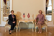 Ināra Mūrniece atzinīgi novērtē ASV vēstnieces ieguldījumu Latvijas drošības stiprināšanā