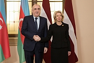 Ināra Mūrniece ar Azerbaidžānas ārlietu ministru pārrunā turpmākās sadarbības iespējas