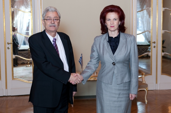 Solvita Āboltiņa tiekas ar Grieķijas vēstnieku