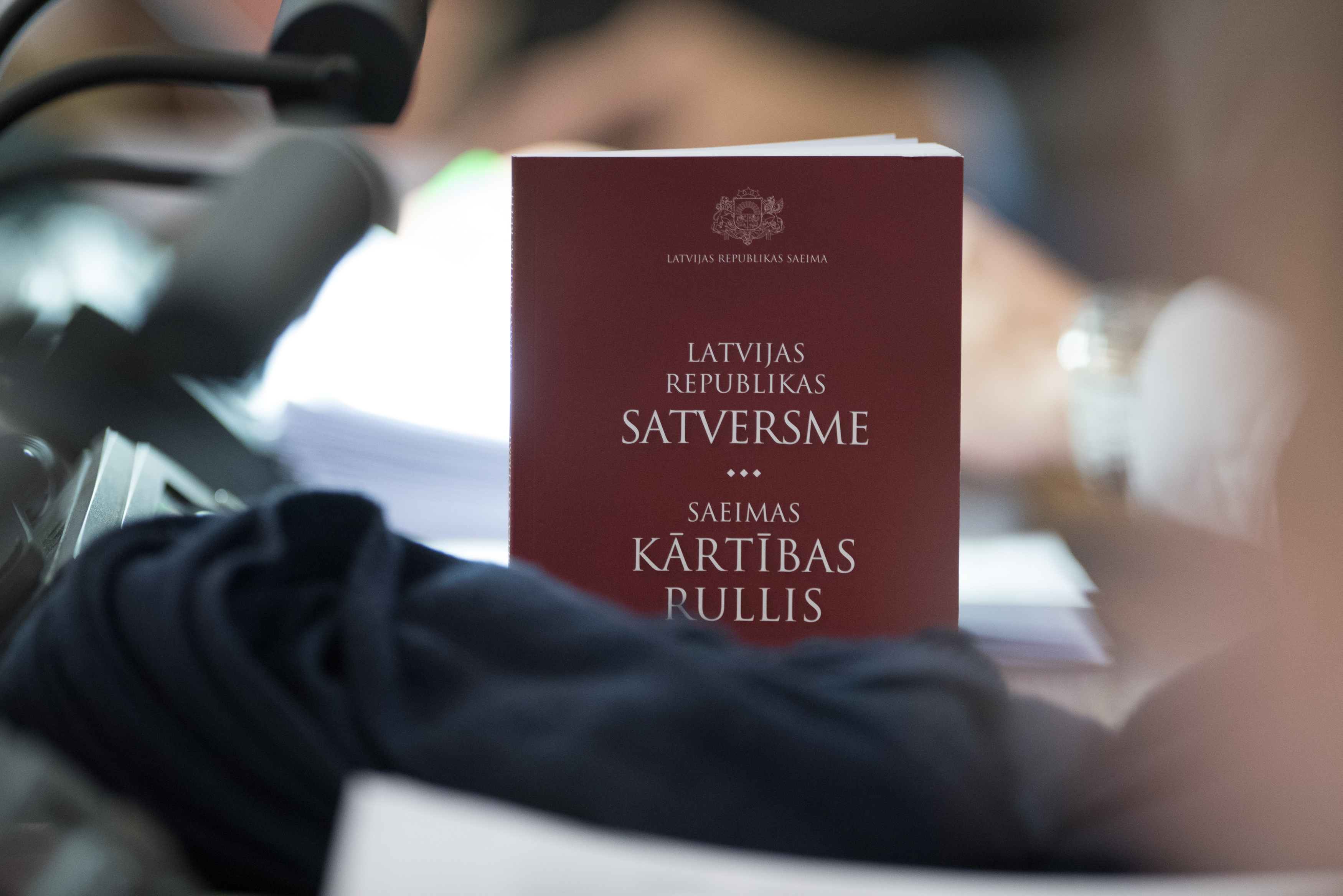 Latvijas Republikas Satversmes un Saeimas kārtības ruļļa izdevums