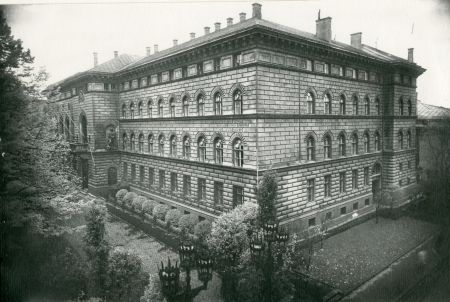 Saeimas nams, 1932.gads