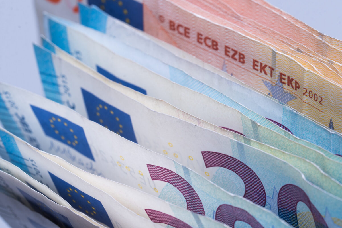 Saeima konceptuāli atbalsta neapliekamā minimuma palielināšanu